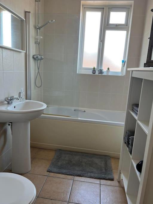 1 Bedroom Flat Sleeps 4 In Abingdon Oxfordshire Bagian luar foto