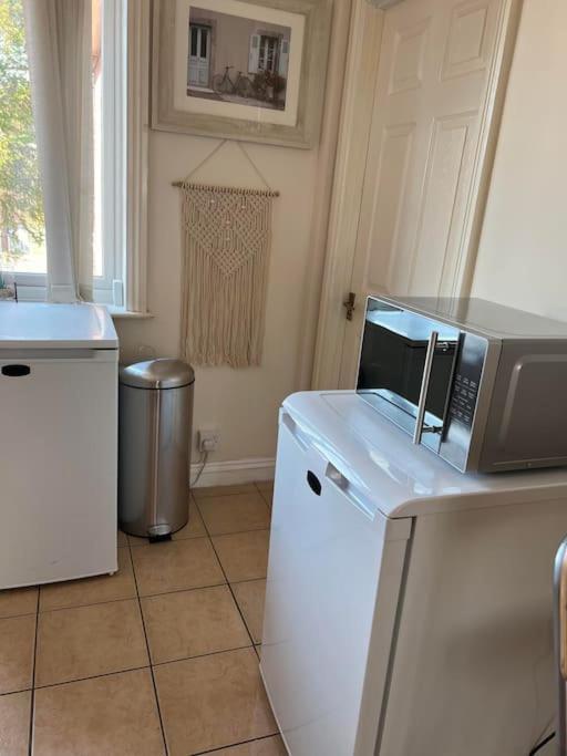 1 Bedroom Flat Sleeps 4 In Abingdon Oxfordshire Bagian luar foto