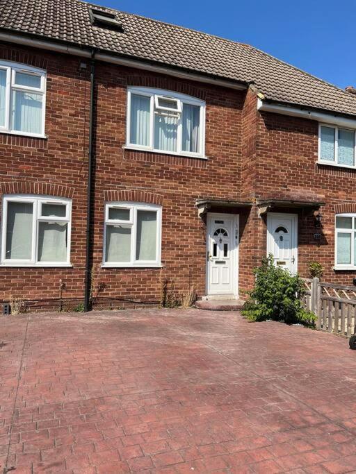 1 Bedroom Flat Sleeps 4 In Abingdon Oxfordshire Bagian luar foto