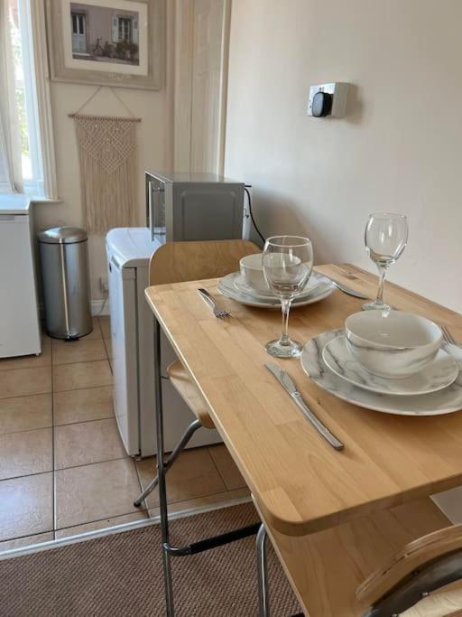 1 Bedroom Flat Sleeps 4 In Abingdon Oxfordshire Bagian luar foto